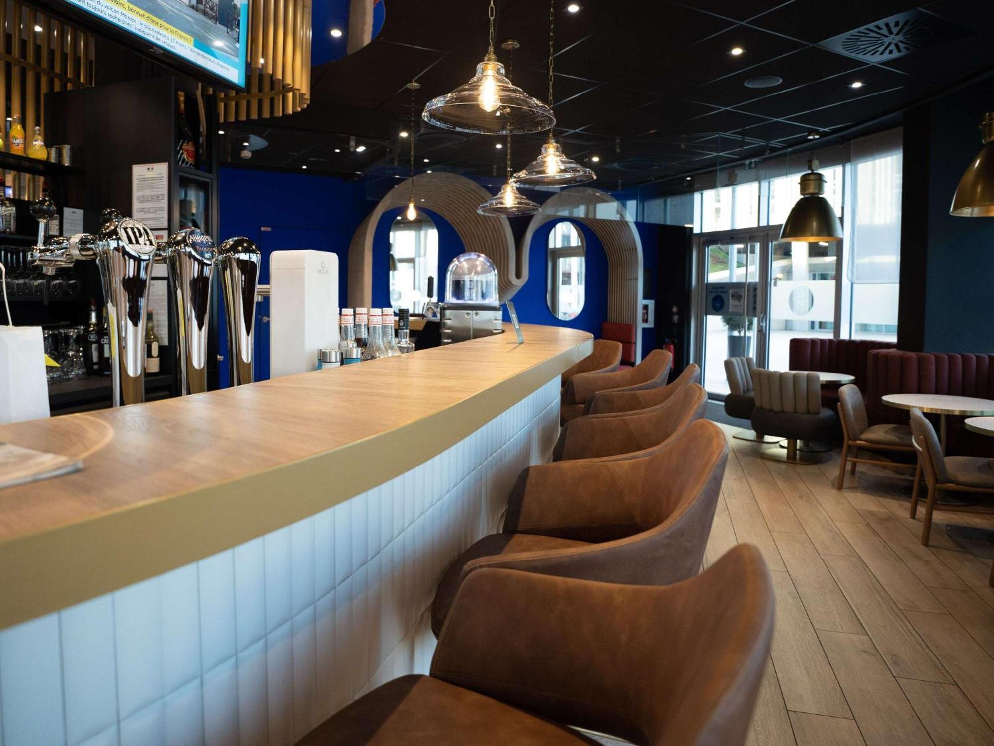 昂热中心车站诺富特酒店 外观 照片