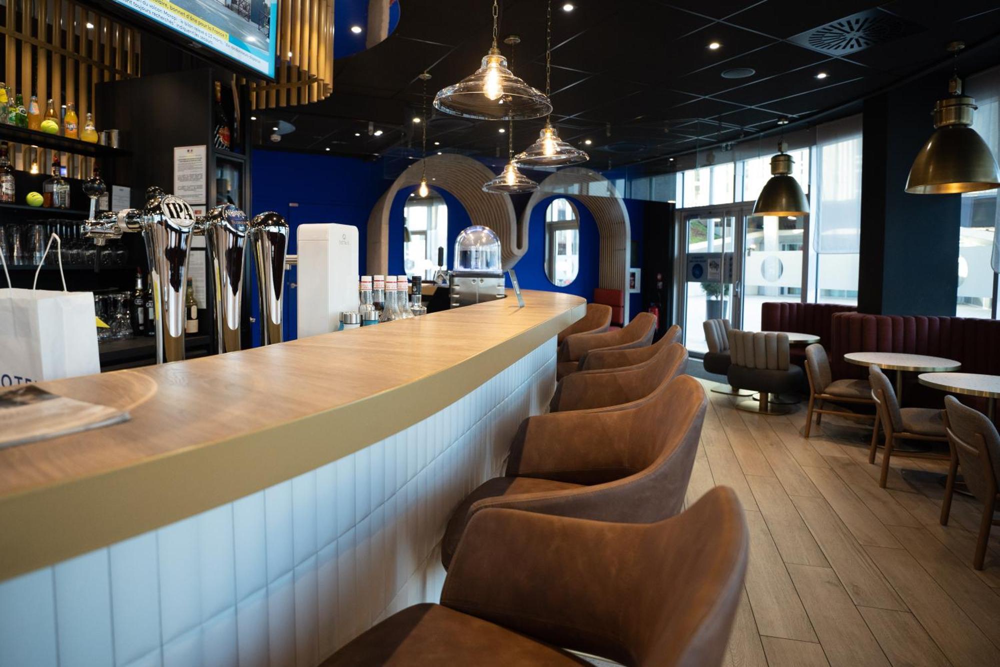 昂热中心车站诺富特酒店 外观 照片